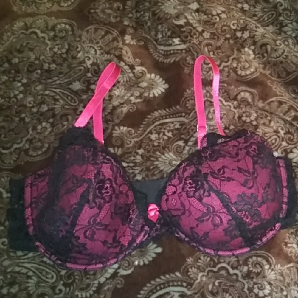 Lace contour bra